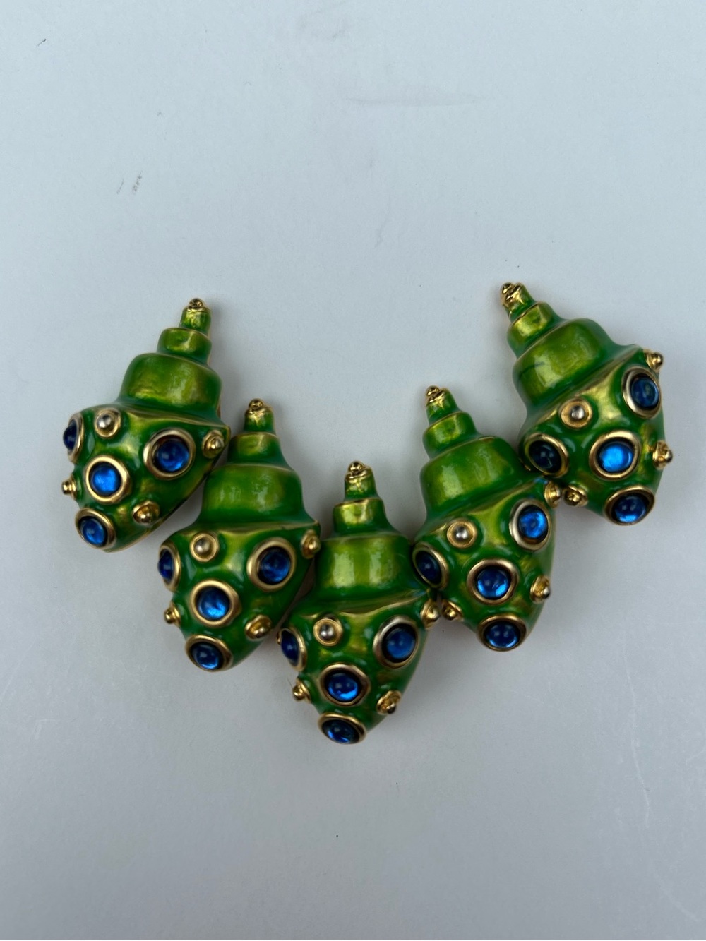 Buttons set of 5 cute green enamel sea shells with blue crystals